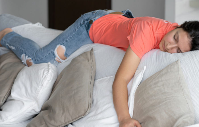 How Should I Sleep to Avoid Back Pain?