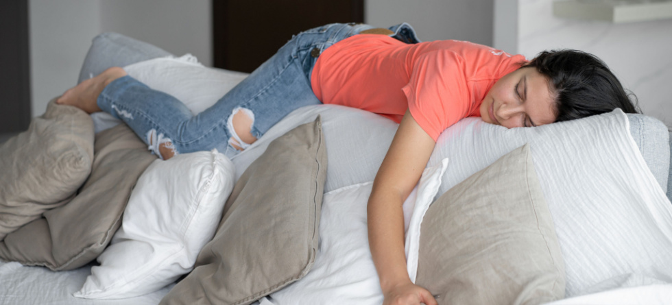 How Should I Sleep to Avoid Back Pain?