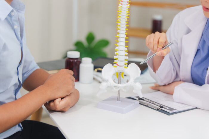 Chiropractor vs Physical Therapist - What’s Best for Back Pain?